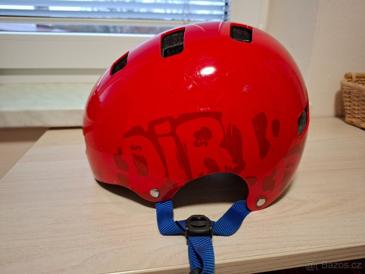 Cyklistická helma Uvex