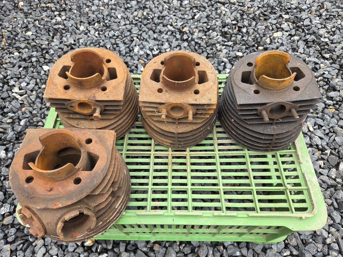 Jawa 250 panelka valece