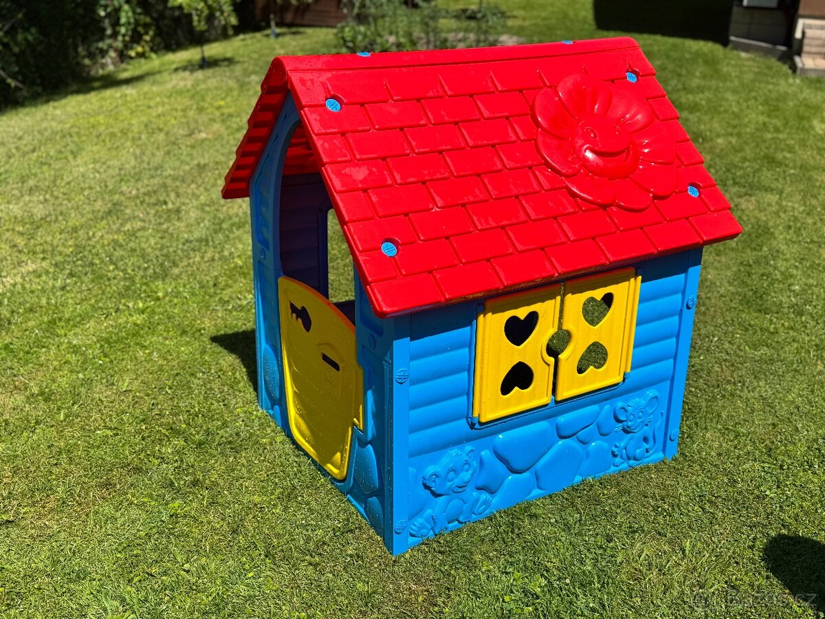 Domeček plastový