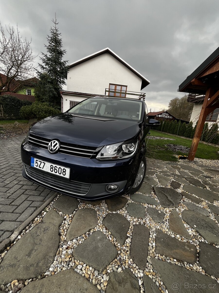 Volkswagen Touran - 1.6 TDI (kůže, tažné, zimní pneu)