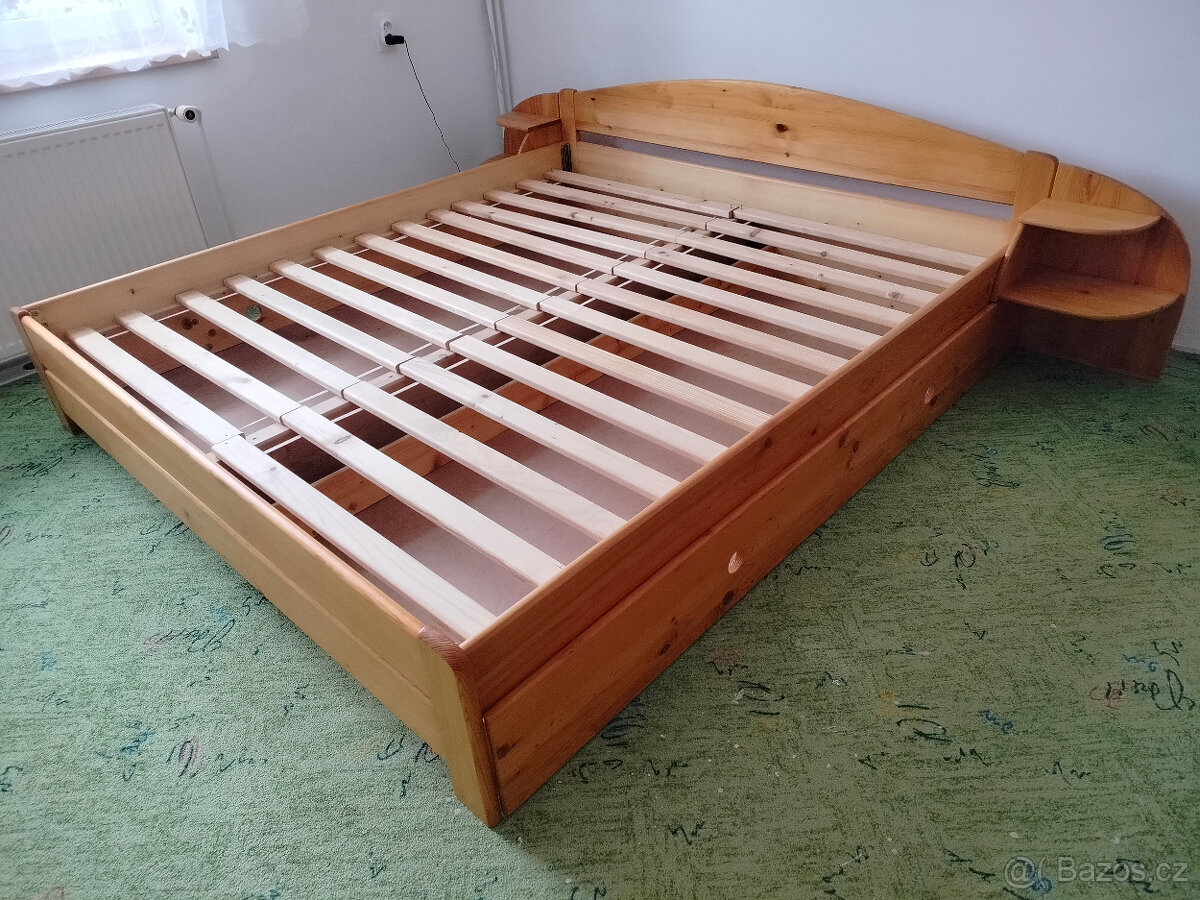 Manželská postel 200x180