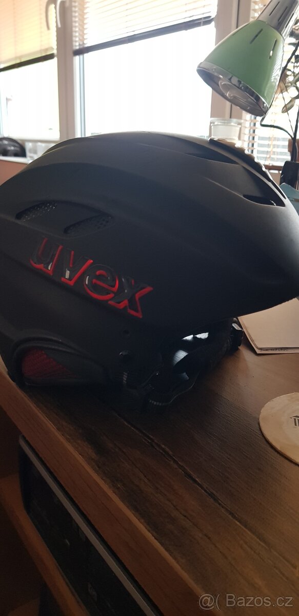 Helma na lyže Uvex