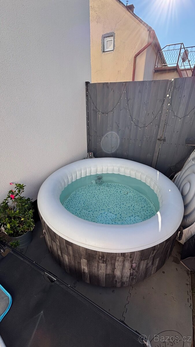 Vířivka Lay Z Spa Bahamas