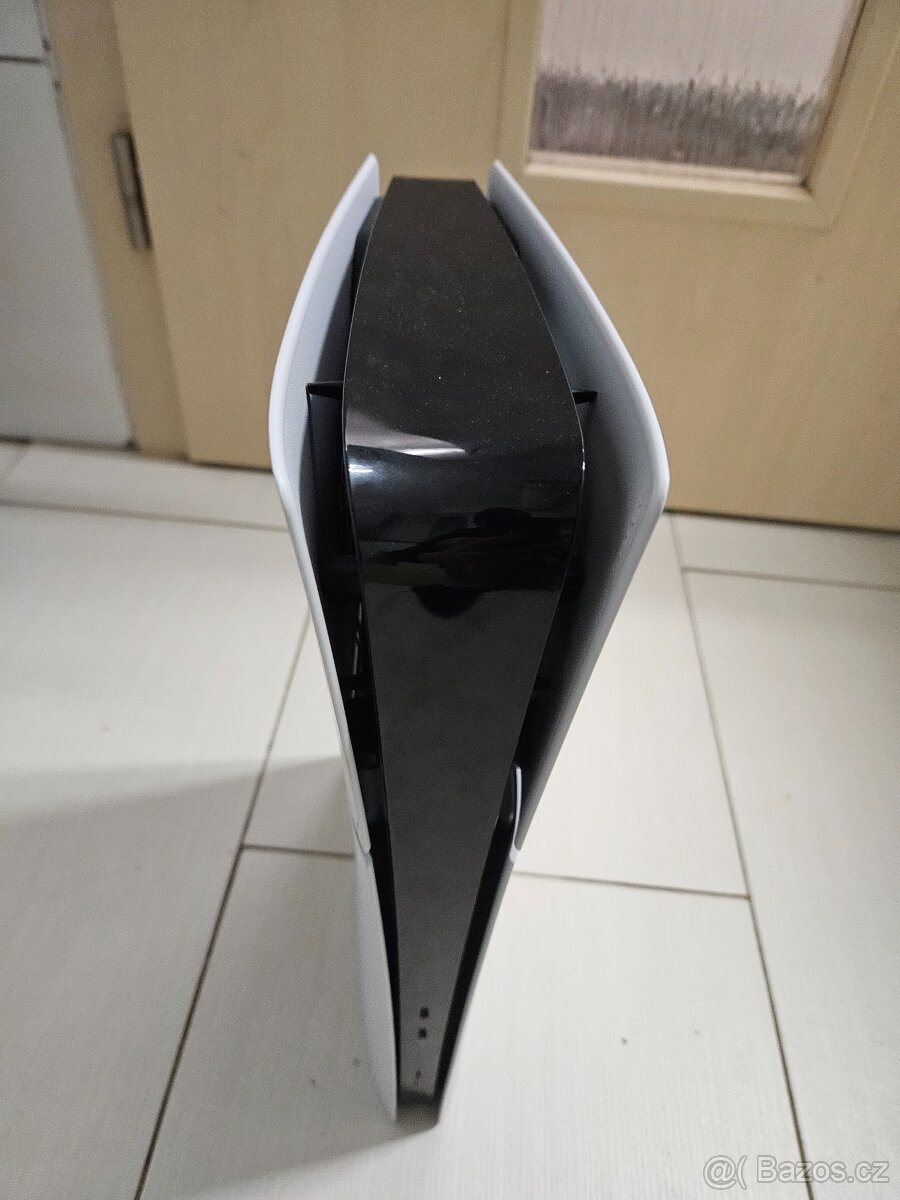 REZERVOVANÉ.Nefunkční PS5 Slim DE