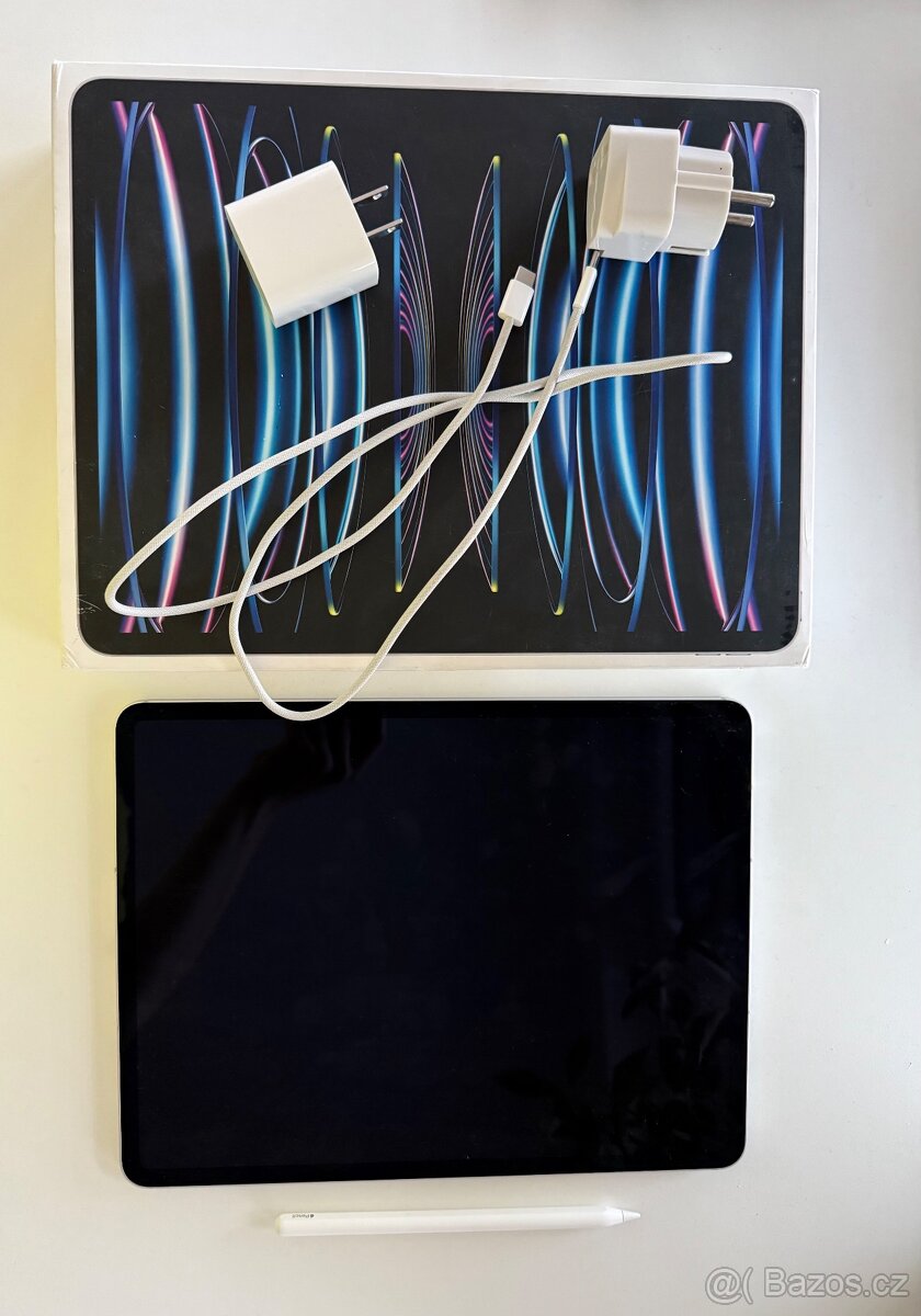 iPad Pro 12,9″ (2022, 6. generace) 512 GB s WiFi + Cellular
