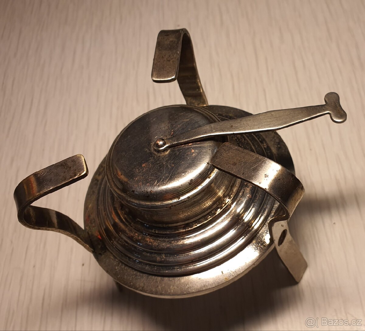 Starý benzínový vařič