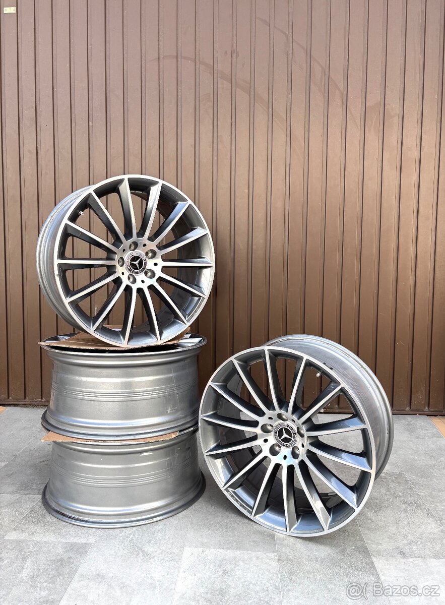 Mercedes R20 AMG Mercedes CLS53 AMG Dvourozměrný