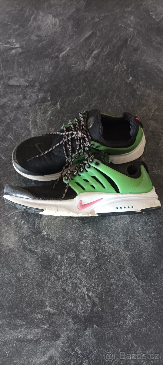 TENISKY NIKE vel.37,5