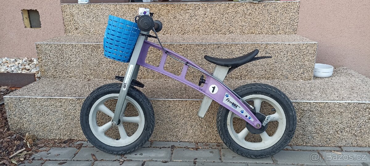 Prodám odrážedlo First Bike Street