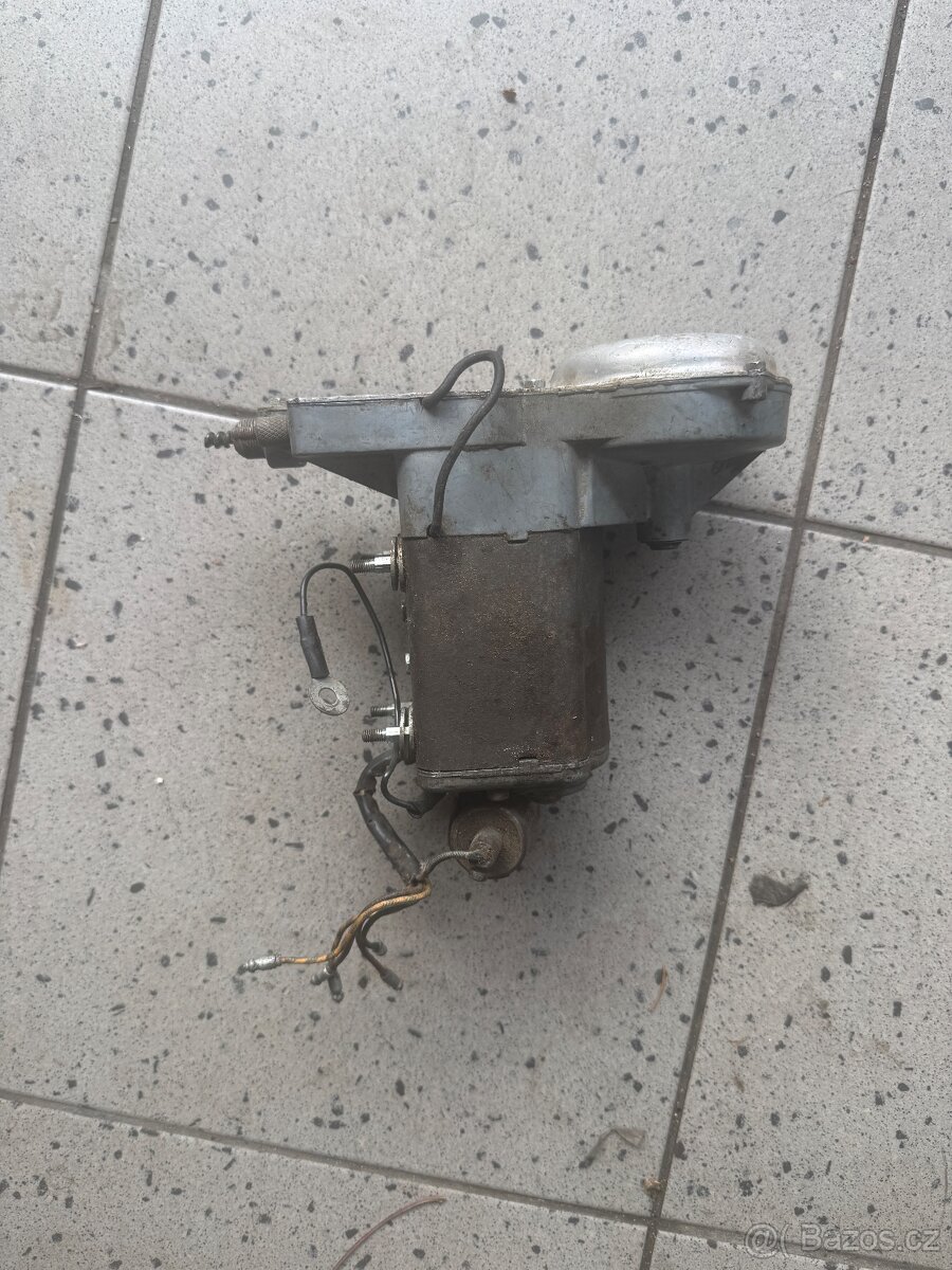 Tatra 603- LUCAS motorek steracu - funkcni