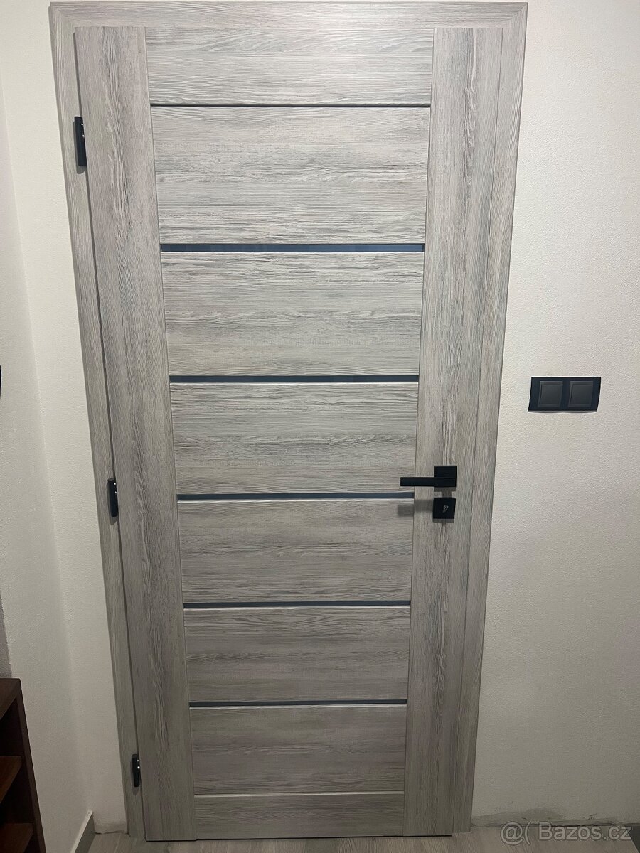 Obložky (zárubně) + dveře 80L