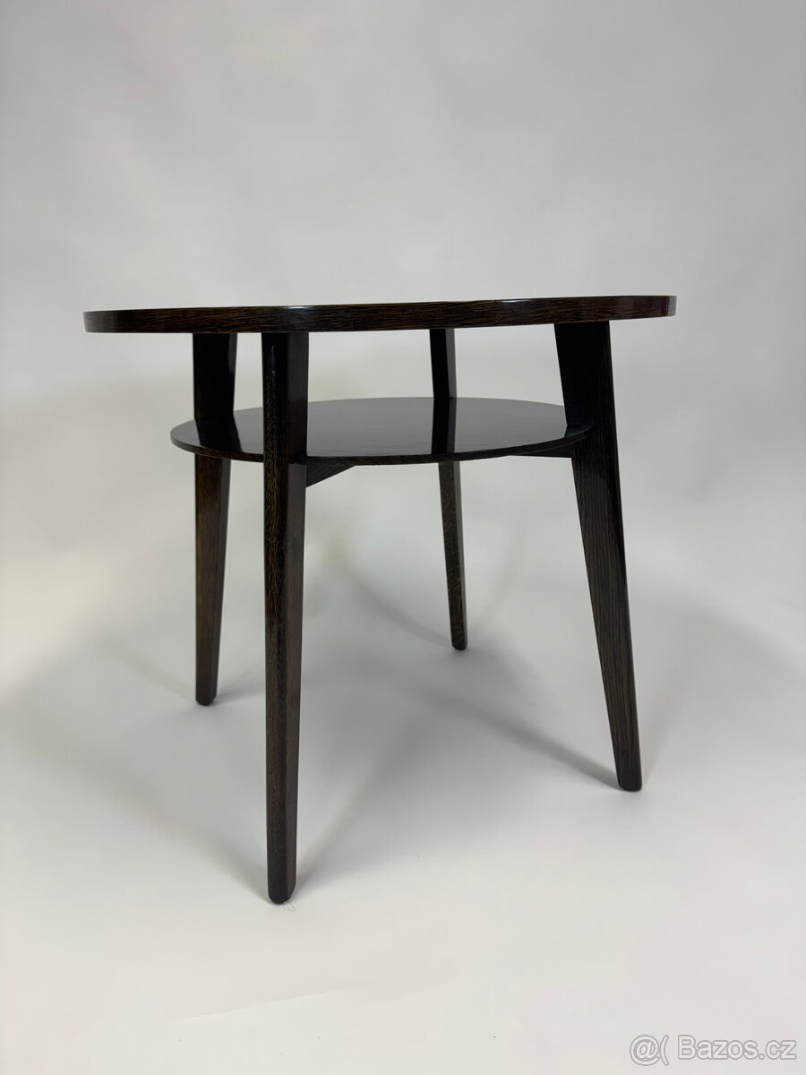 Kulatý konferenční stolek po renovaci - šelak TOP