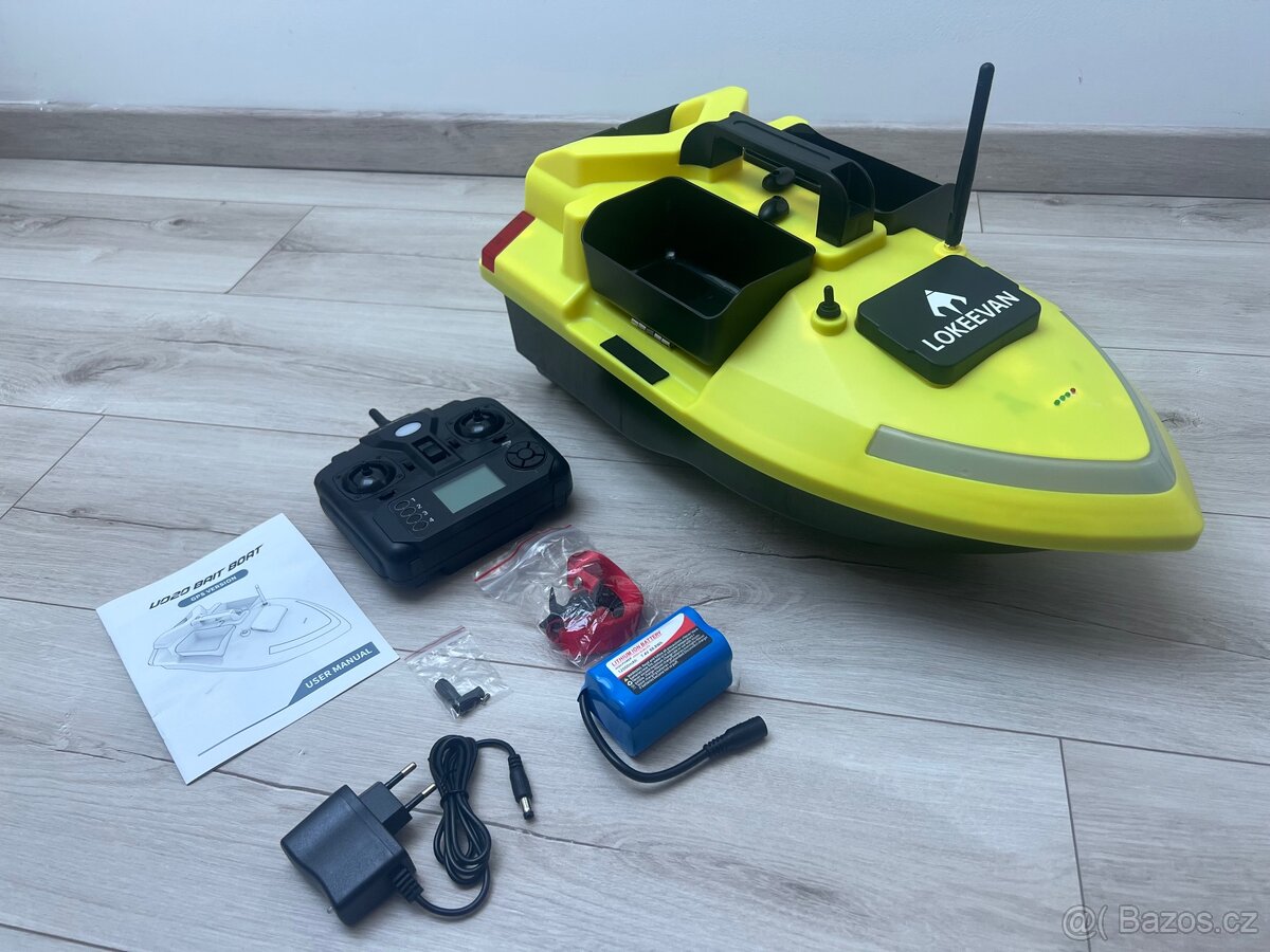 Tříkomorová loďka GPS