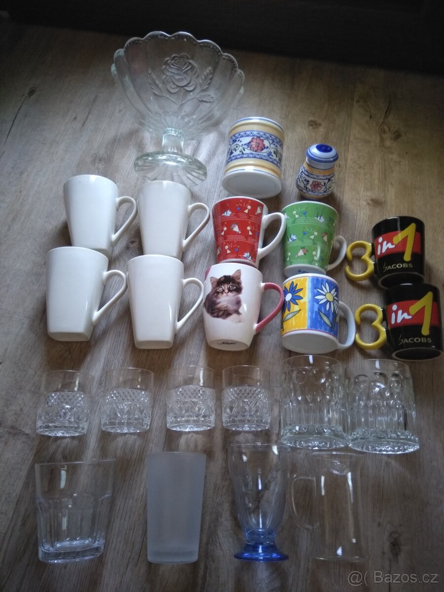 Mísa, dóza, slánka, hrnky, sklenice/ vše 300,-