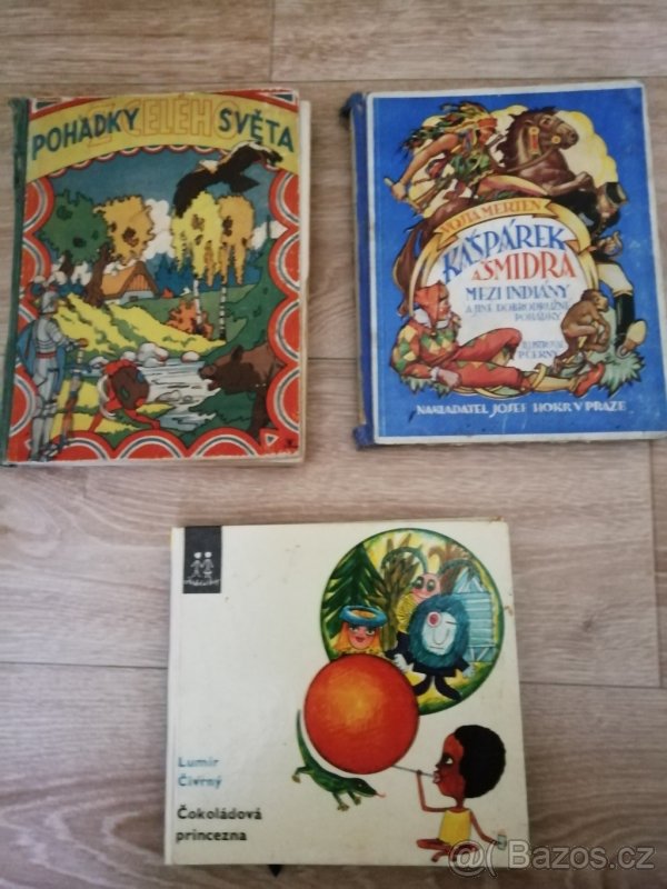 Starší pohádkové knihy.
