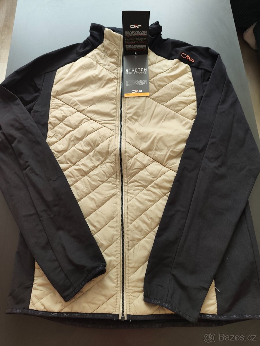 Turistická funkční bunda.