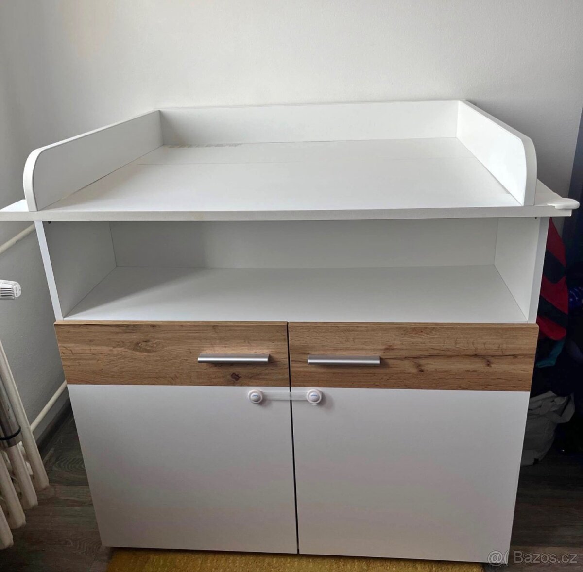 komodа s přebalovacím pultem