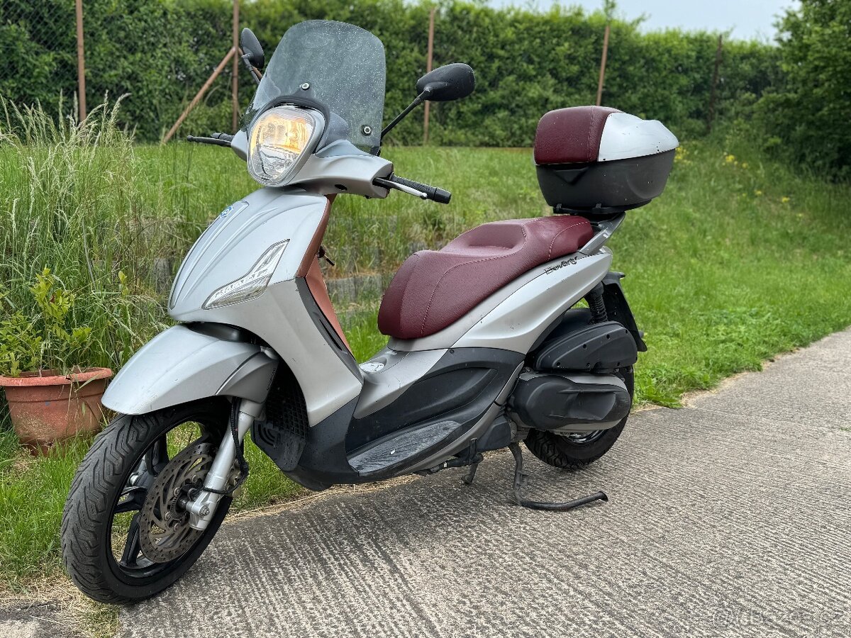 PIAGGIO BEVERLY 350 Sport Touring ABS. AKCE
