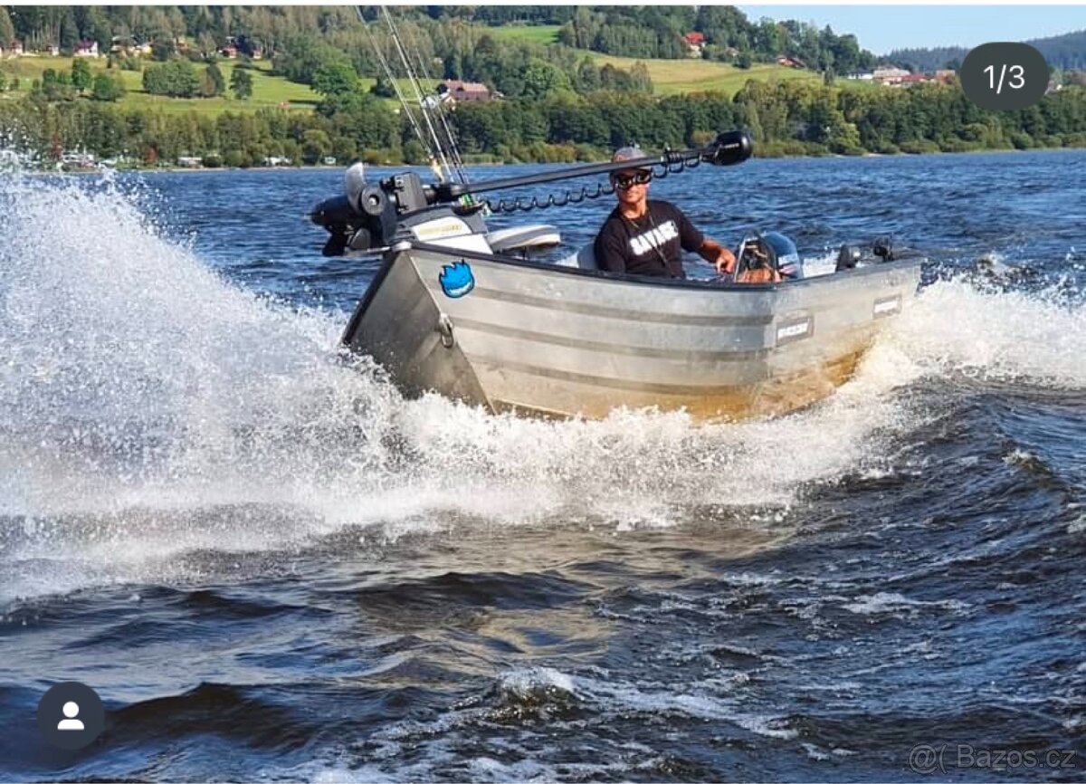 Rybářská hliníková loď 480 cm včetně vybavení