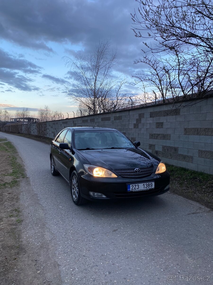 Toyota Camry 2.4 Benz/Lpg