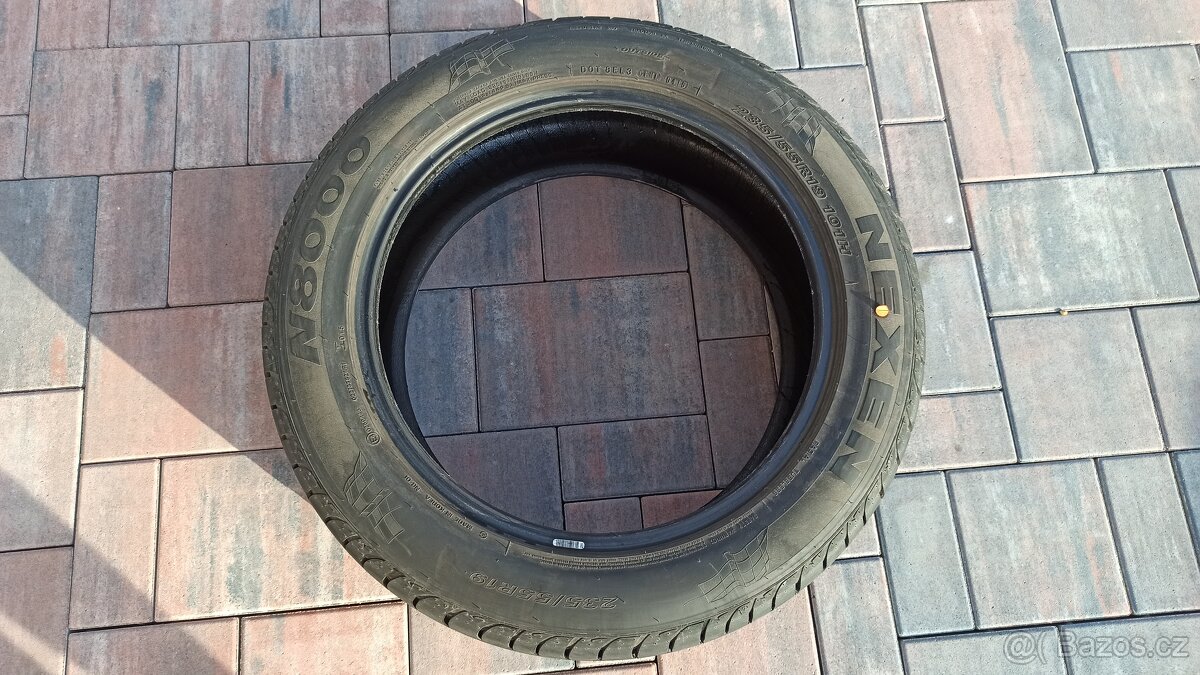 Nexen 235/55r19