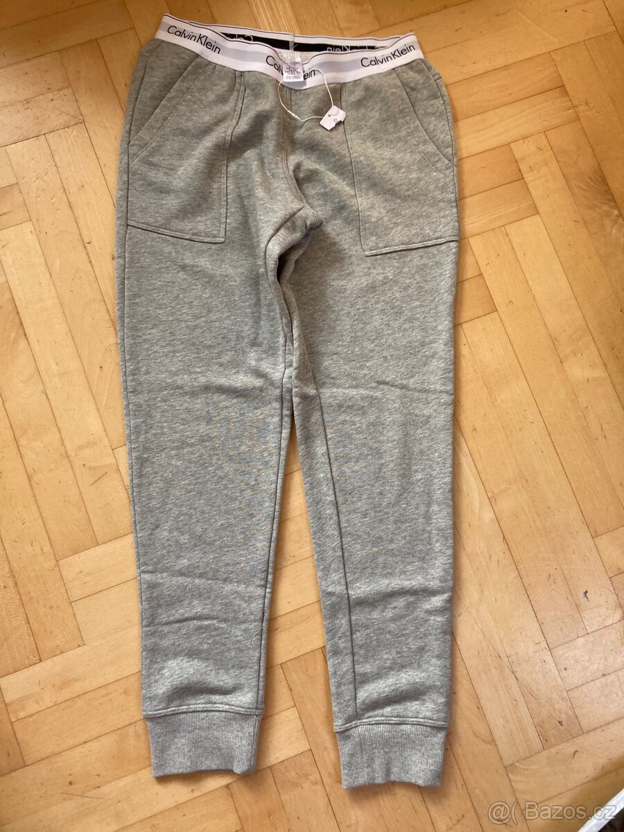 Calvin Klein tepláky