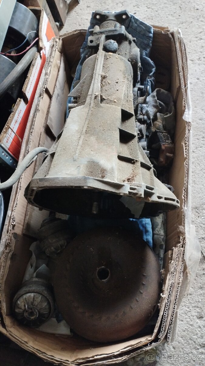Prodám převodovkou pro Mercedes-Benz W124 300D