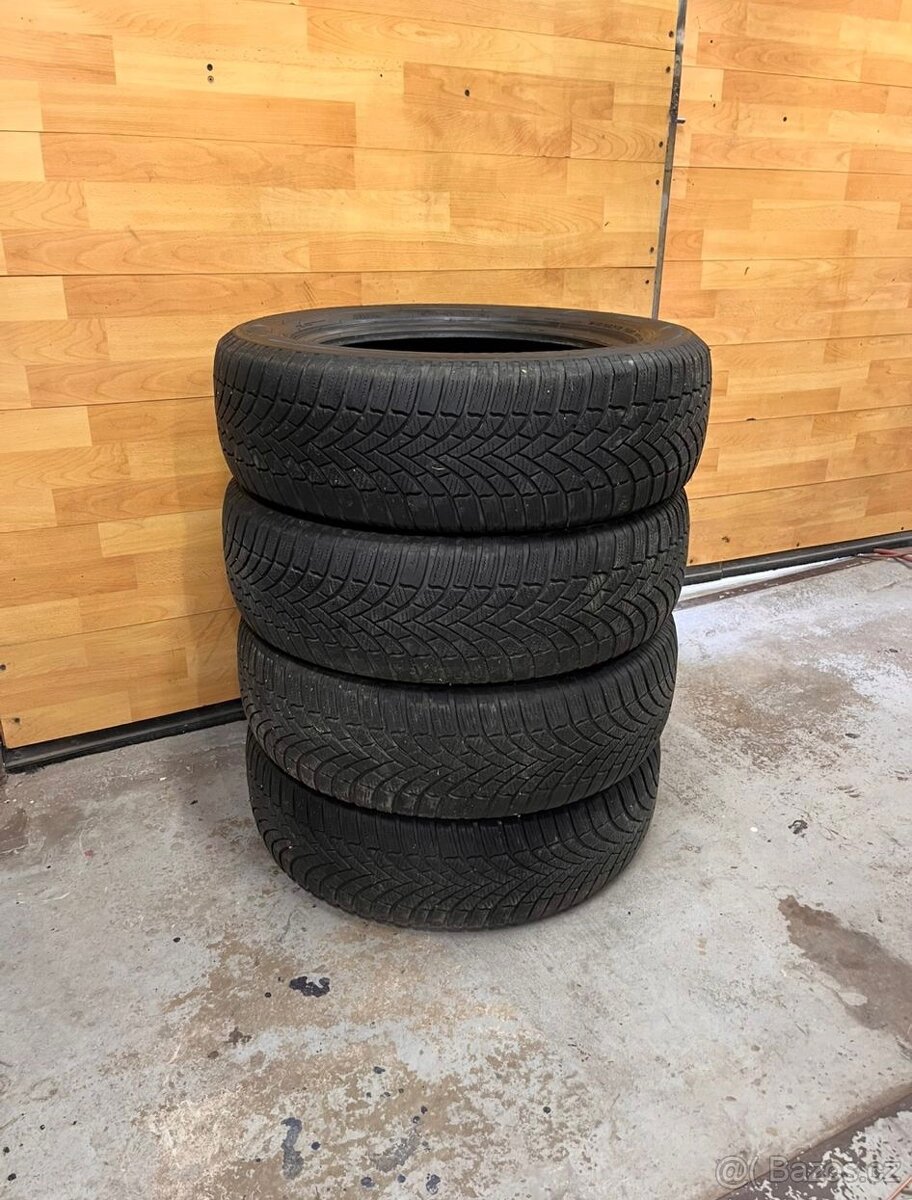 Zimní pneu 215/65/17