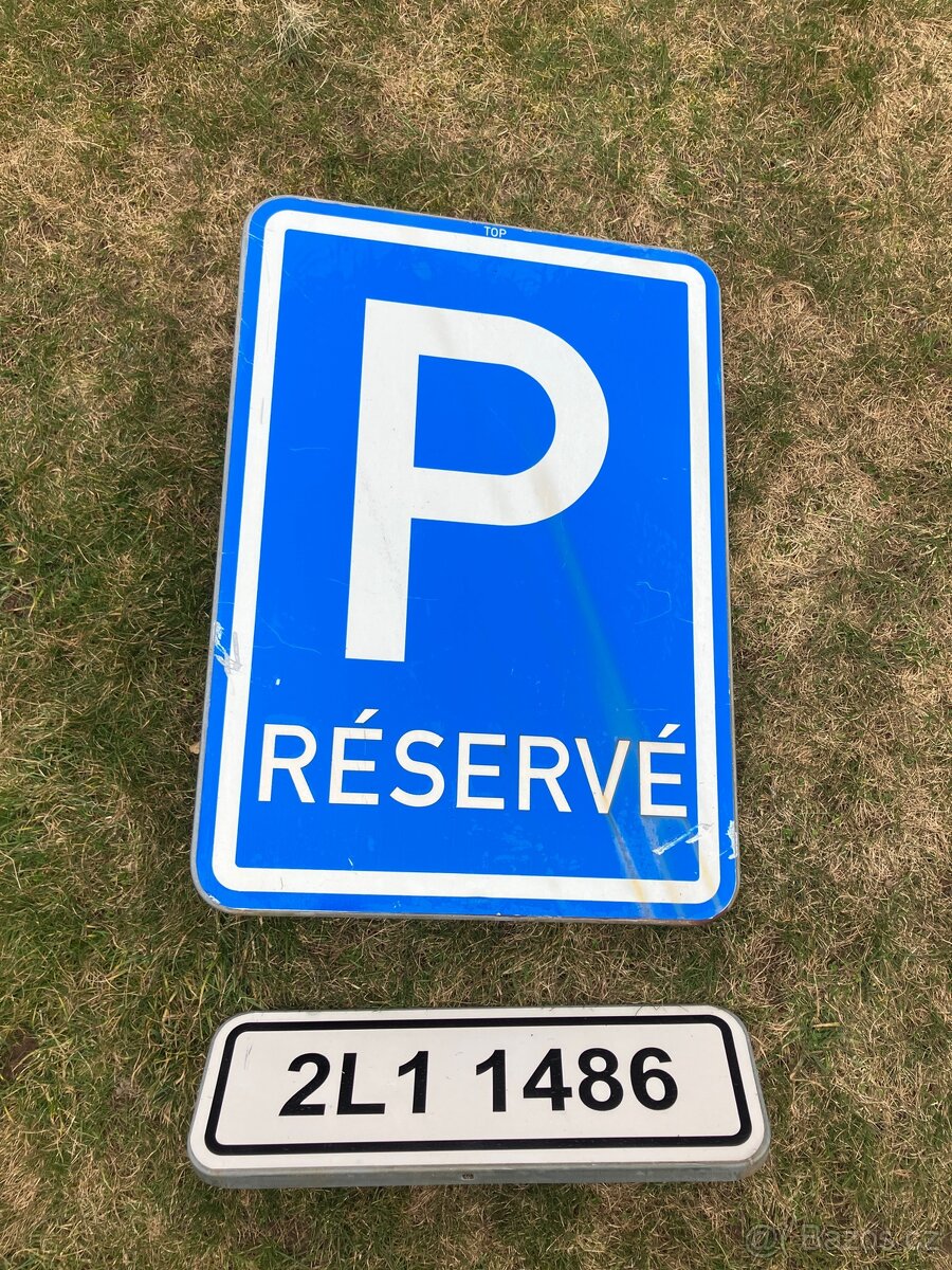 Znacka P Reserve na sloup