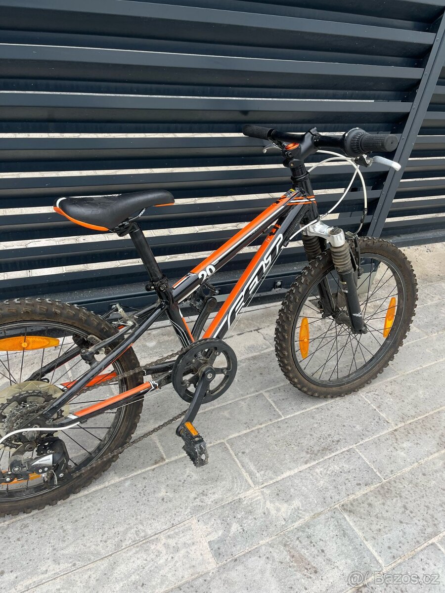 Prodám MTB dětské kolo Felt Q20S černá, 7 rychlostí
