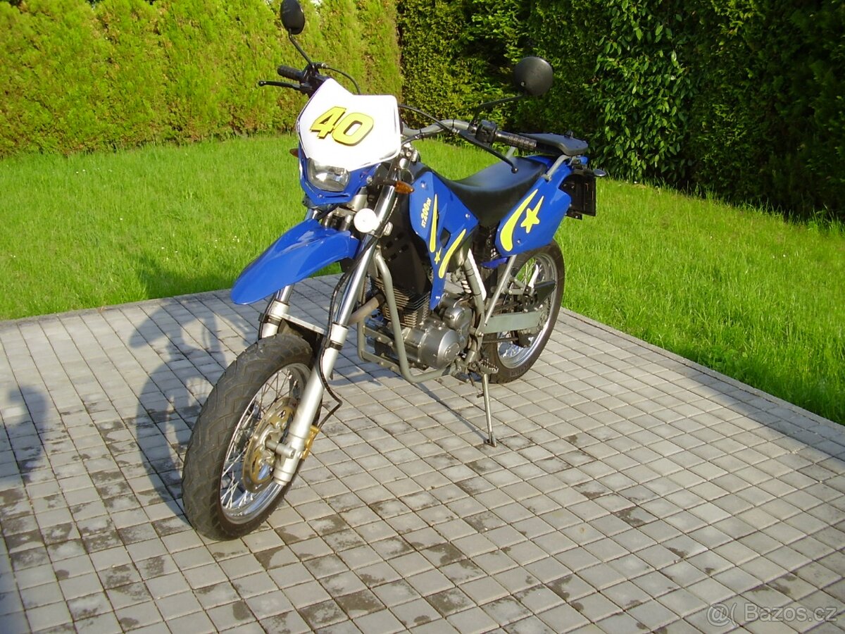 YUKI ST 200SM, 13058km najeto. VELMI PĚKNÉ, CESTOVNÍ ENDURO