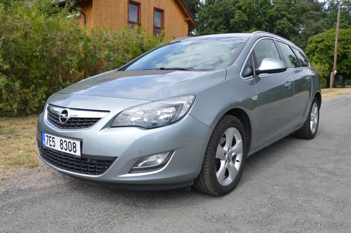 Opel Astra J Sports Tourer 2.0 CDTI, 118kW
