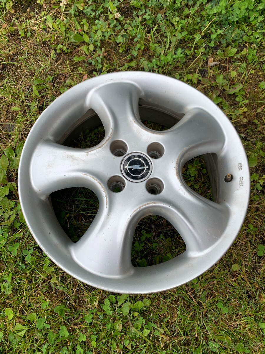 ALU kola Opel 6Jx16H2, ET 49, 4 děr