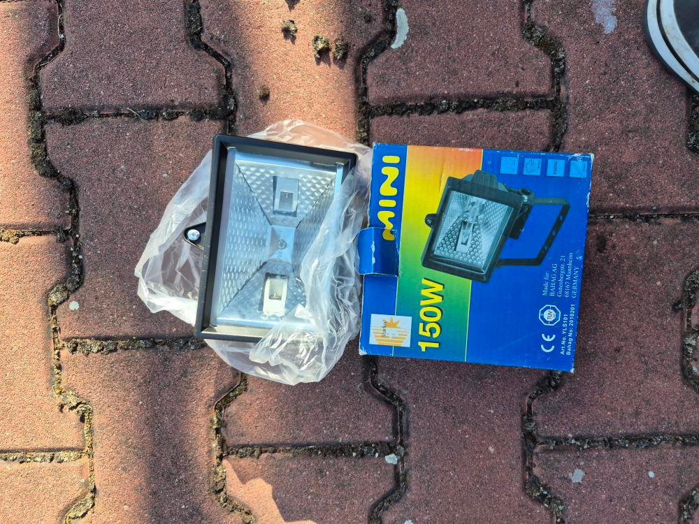 Světlo + halogenové světlo 150W