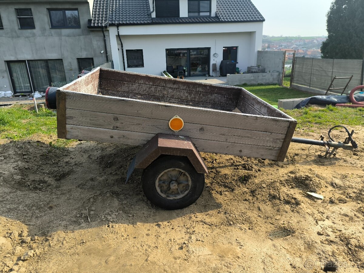 Přívěsný vozík za auto – 150 x 114 cm