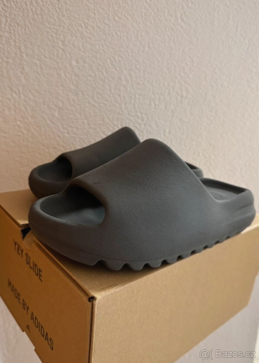 Adidas Yezzy Slide vel. 37