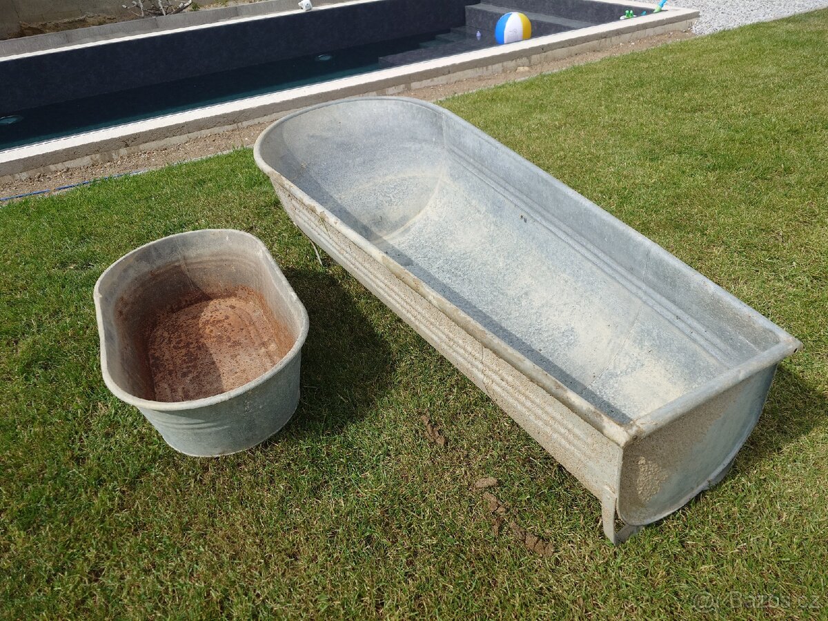 Stará pozinkovaná vana k prodeji