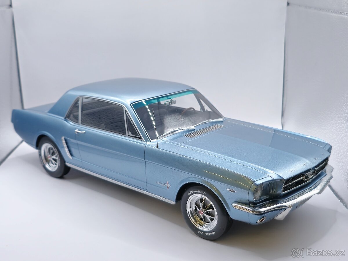 Ford Mustang 1:12 Otomobile