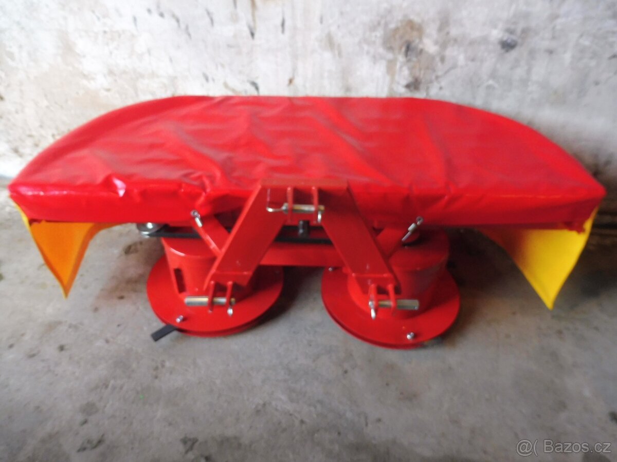 prodám sekačku k malotraktoru nebo traktoru, je přední,130cm