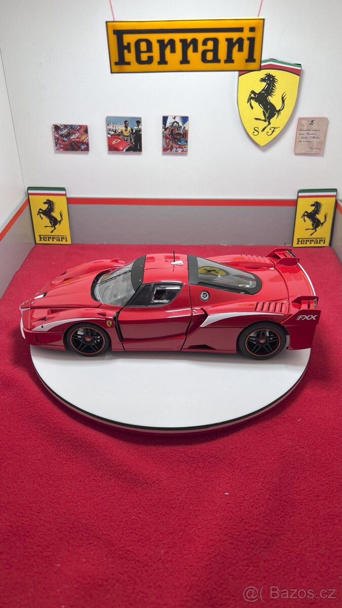 Ferrari FXX Evoluzione 1:18 Hot Wheels Elite