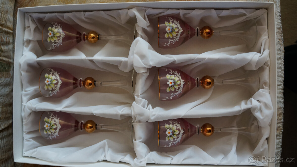 Sada sklenic na likéry.