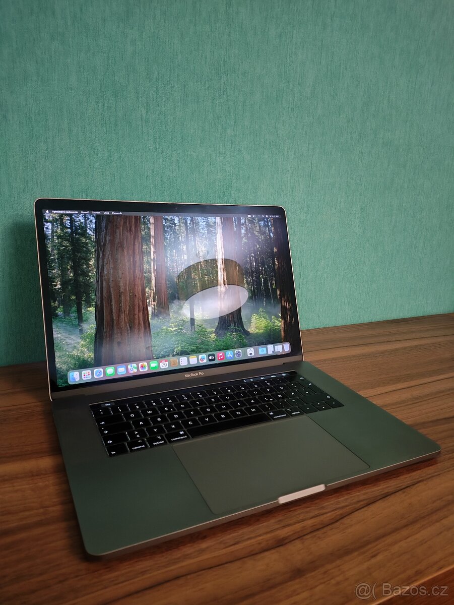 MacBook Pro 15 2018 | i7 • 16GB • 256GB