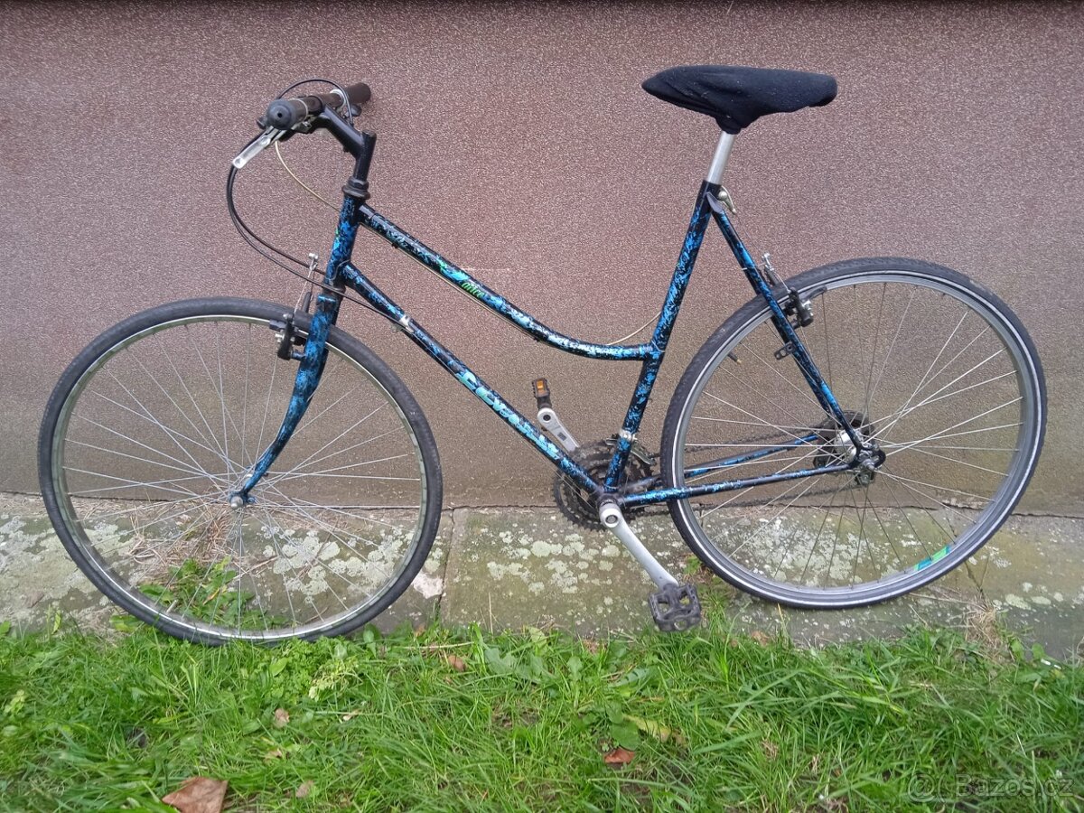 Dámské trekové kolo