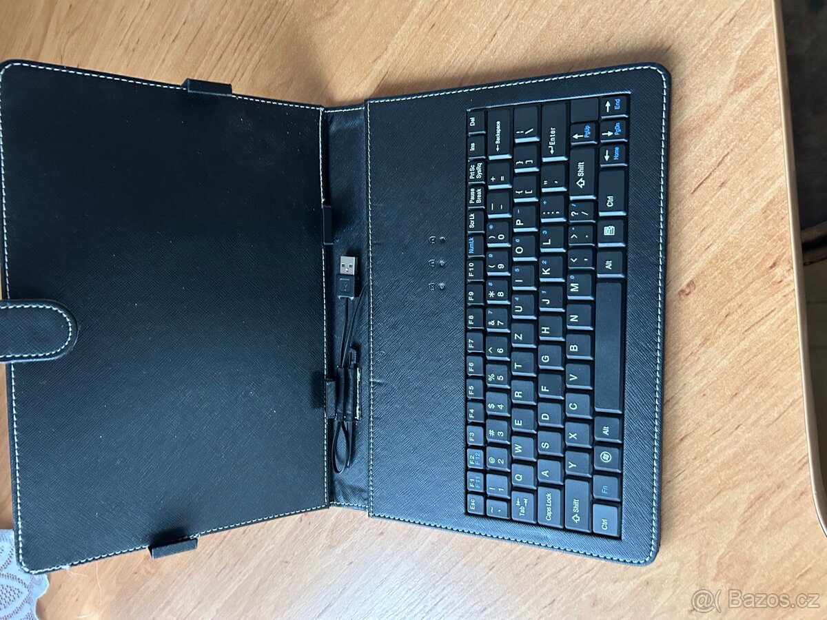 Obal s klávesnicí na 10”” tablet
