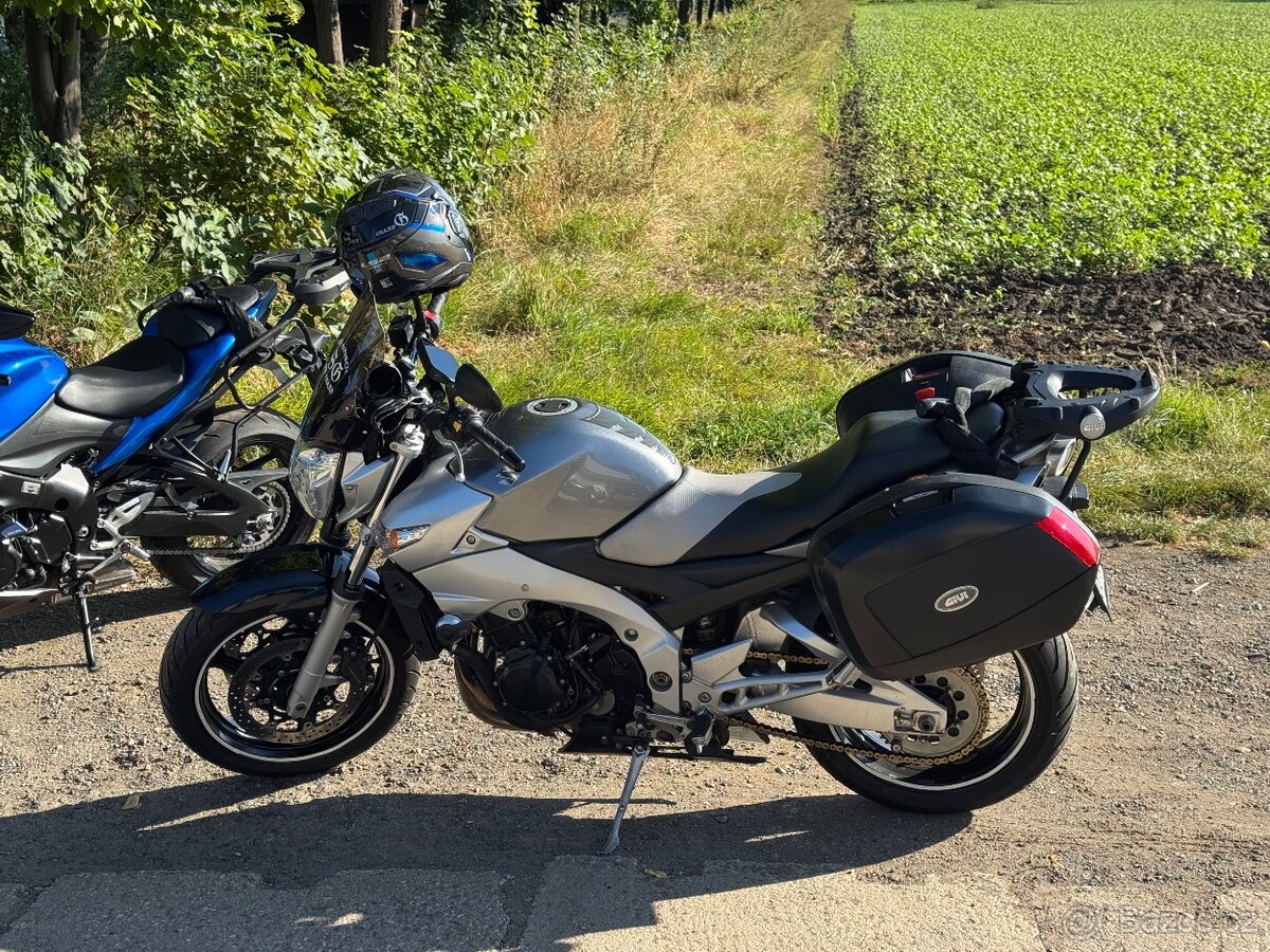 Suzuki gsr 600