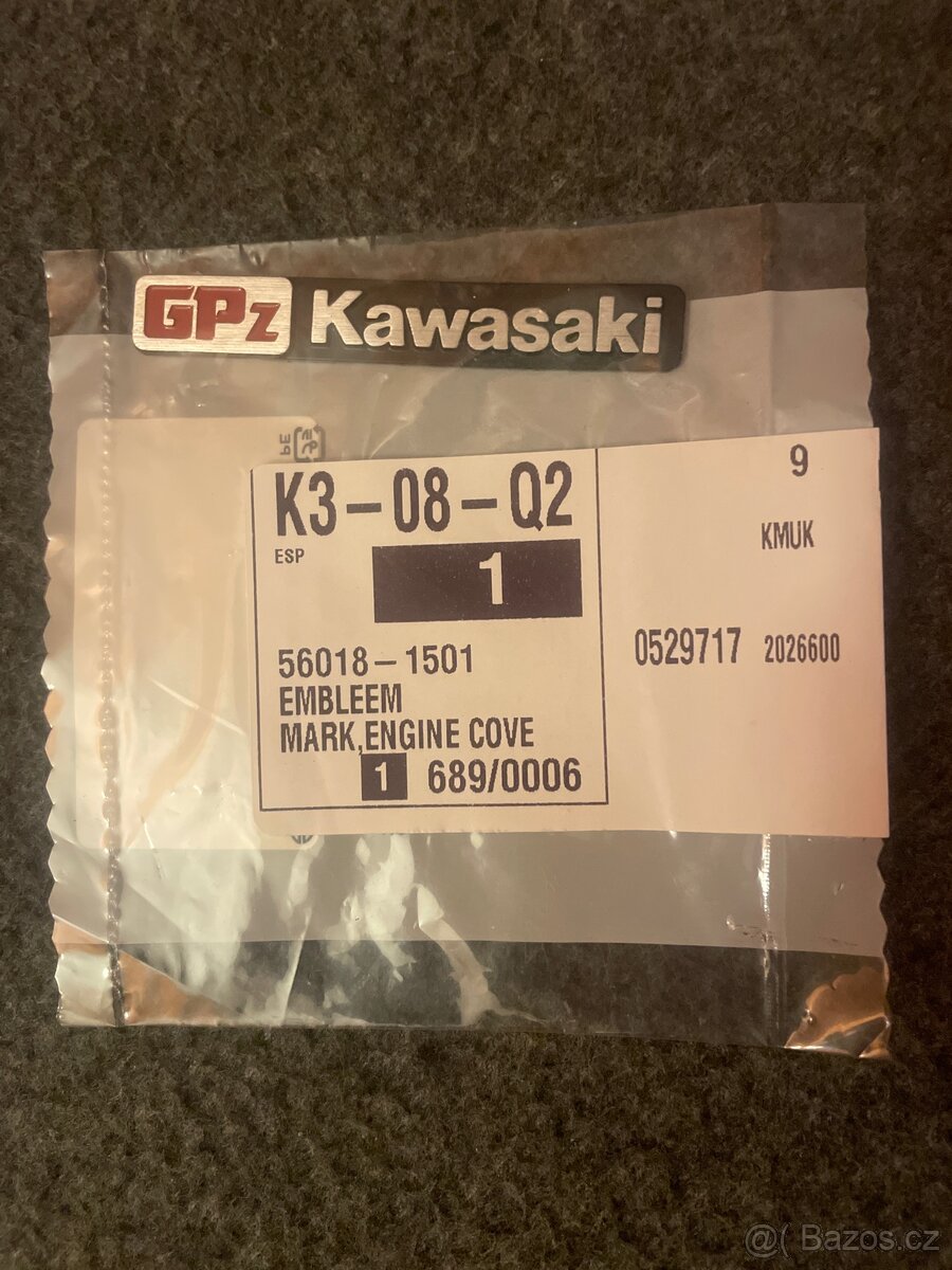 Kawasaki GPZ 900r logo(levá strana)