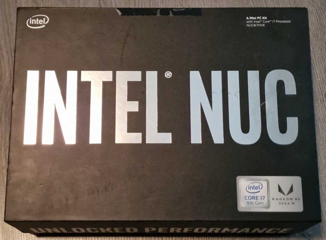 Intel NUC NUC8i7HVK (Hades Canyon)