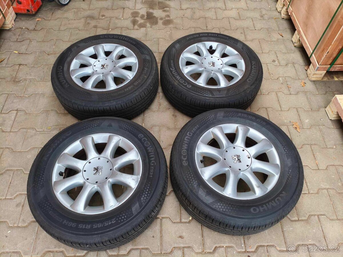 Peugeot 807 letní sada kol 215/65 r15
