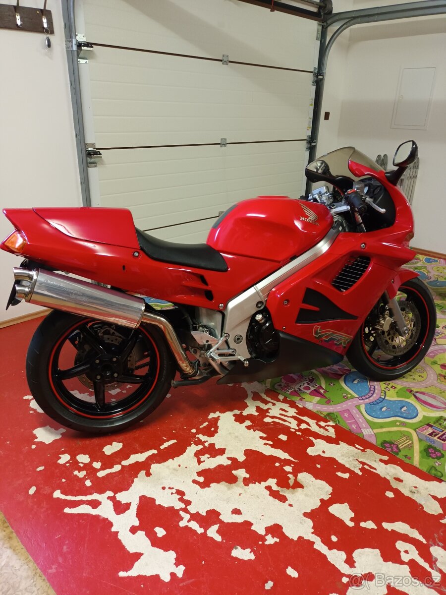 HONDA VFR 750F