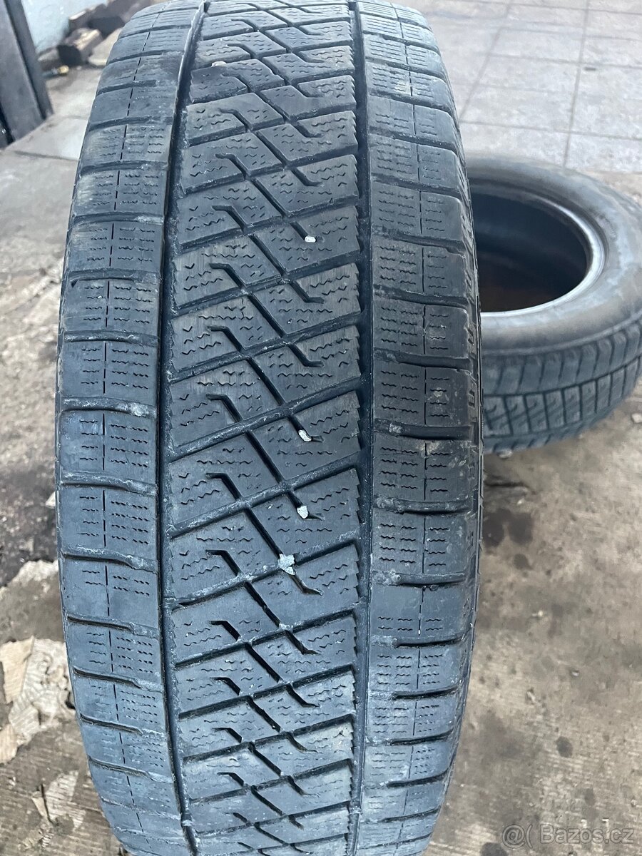 Gumy 215/65/r16C